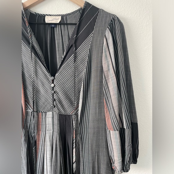 Universal Thread Midi Dress - Picture 2 of 6